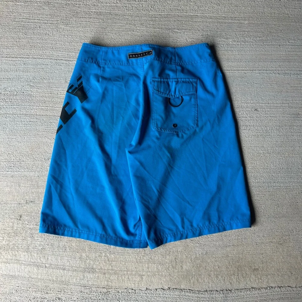 Vintage 2000s Y2K Oakley men's 31 board shorts